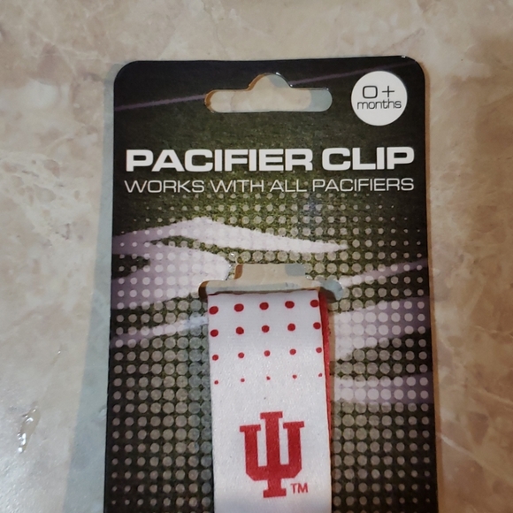IU State Pacifier clip - Picture 2 of 4